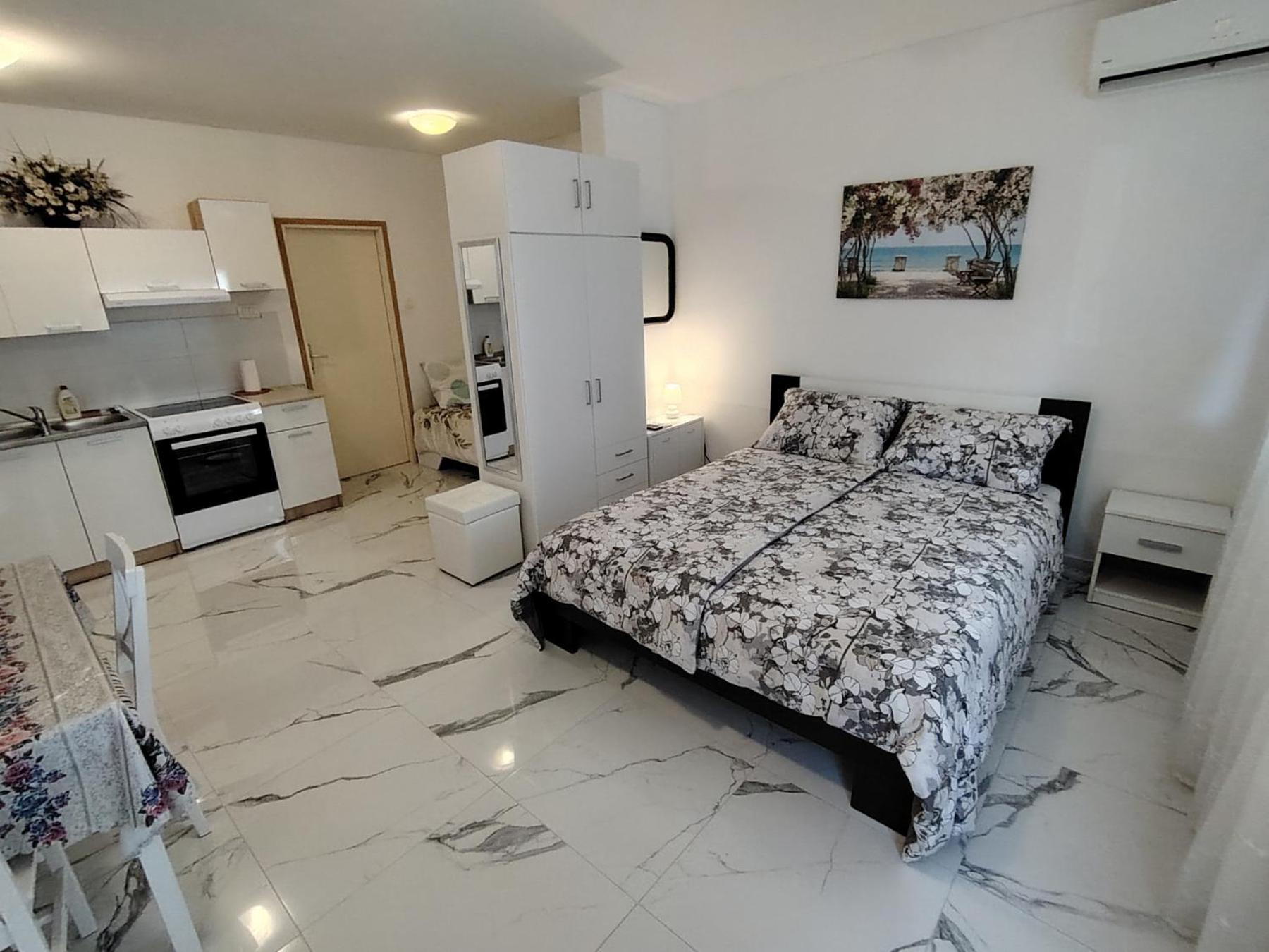Studio-Apartman Ella Poreč Eksteriør bilde